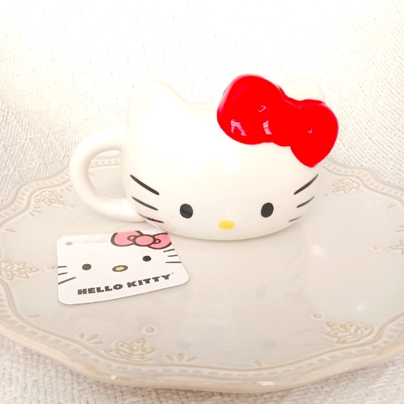 Bioworld × Hello Kitty By Sanrio Figural Ceramic Mug - Picture 13 of 13
